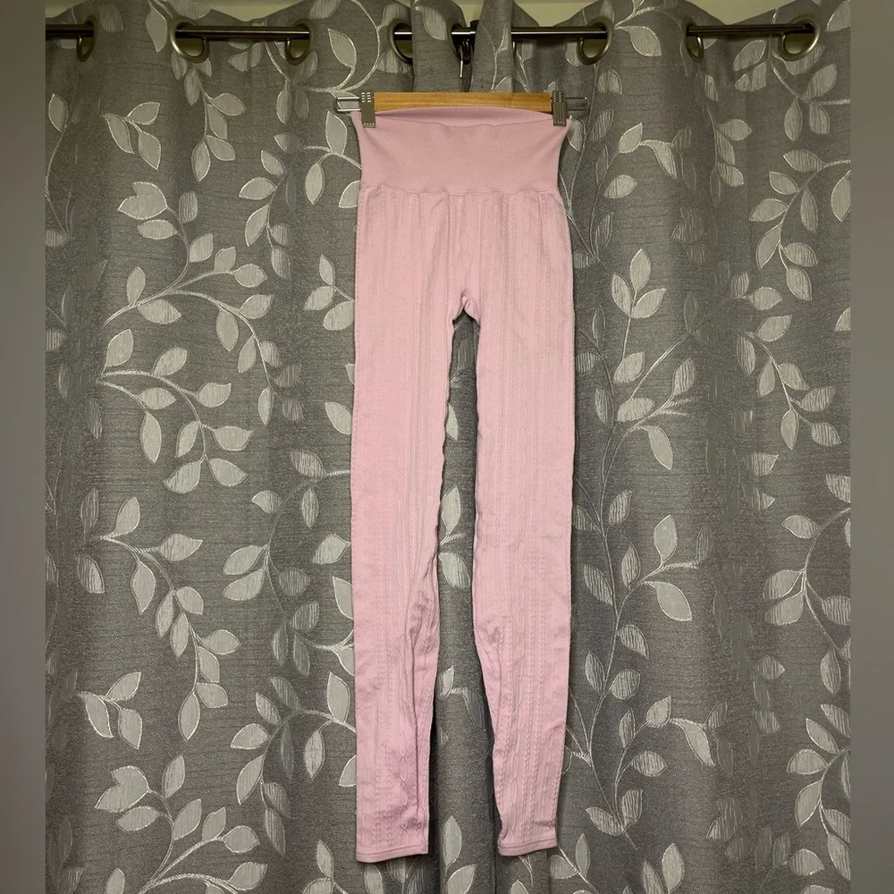 ALO Yoga Seamless Cable Knit High-Waist Legging Sugarplum Pink